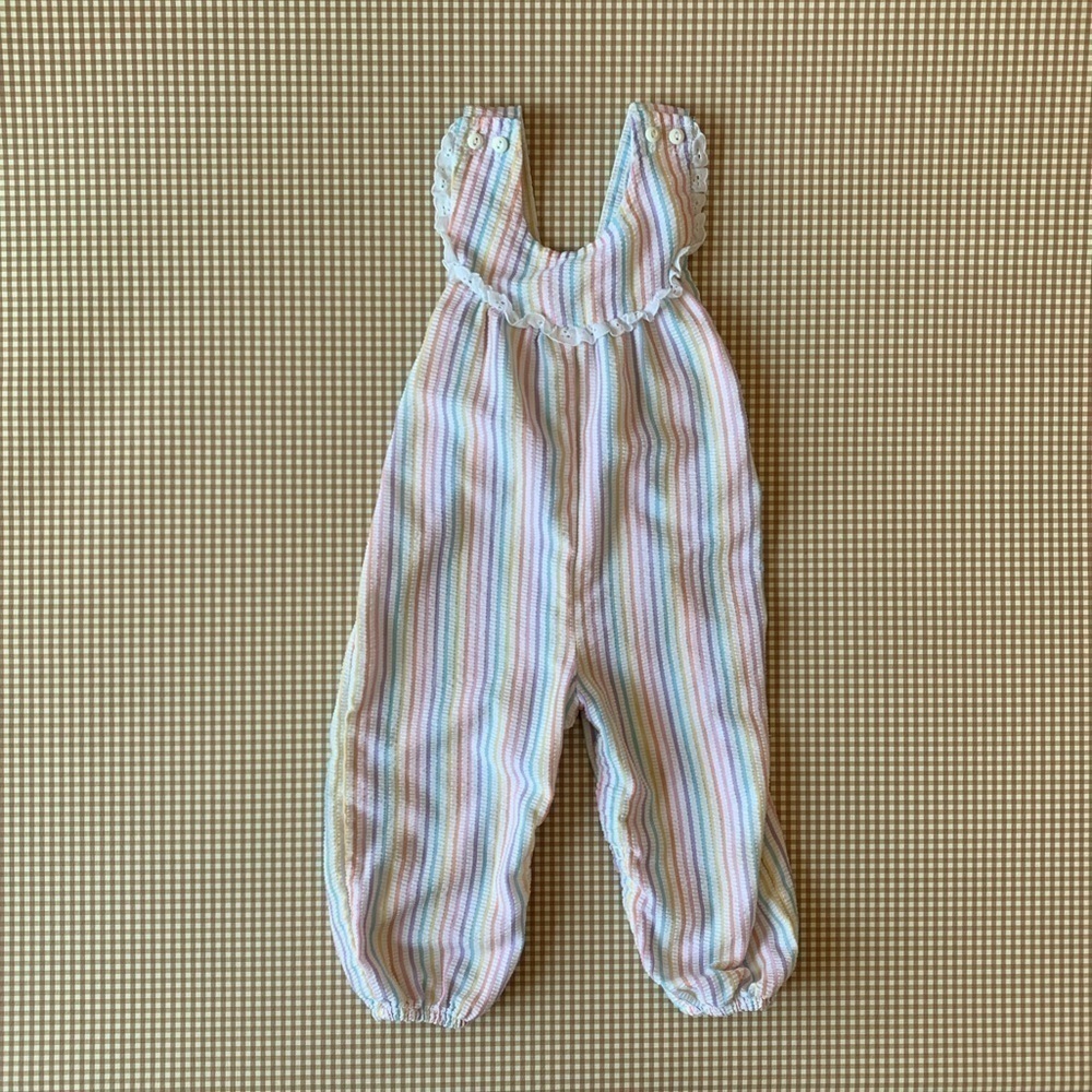 Vintage Carter's pastel stripes overalls/jumpsuit.
Made in USA
